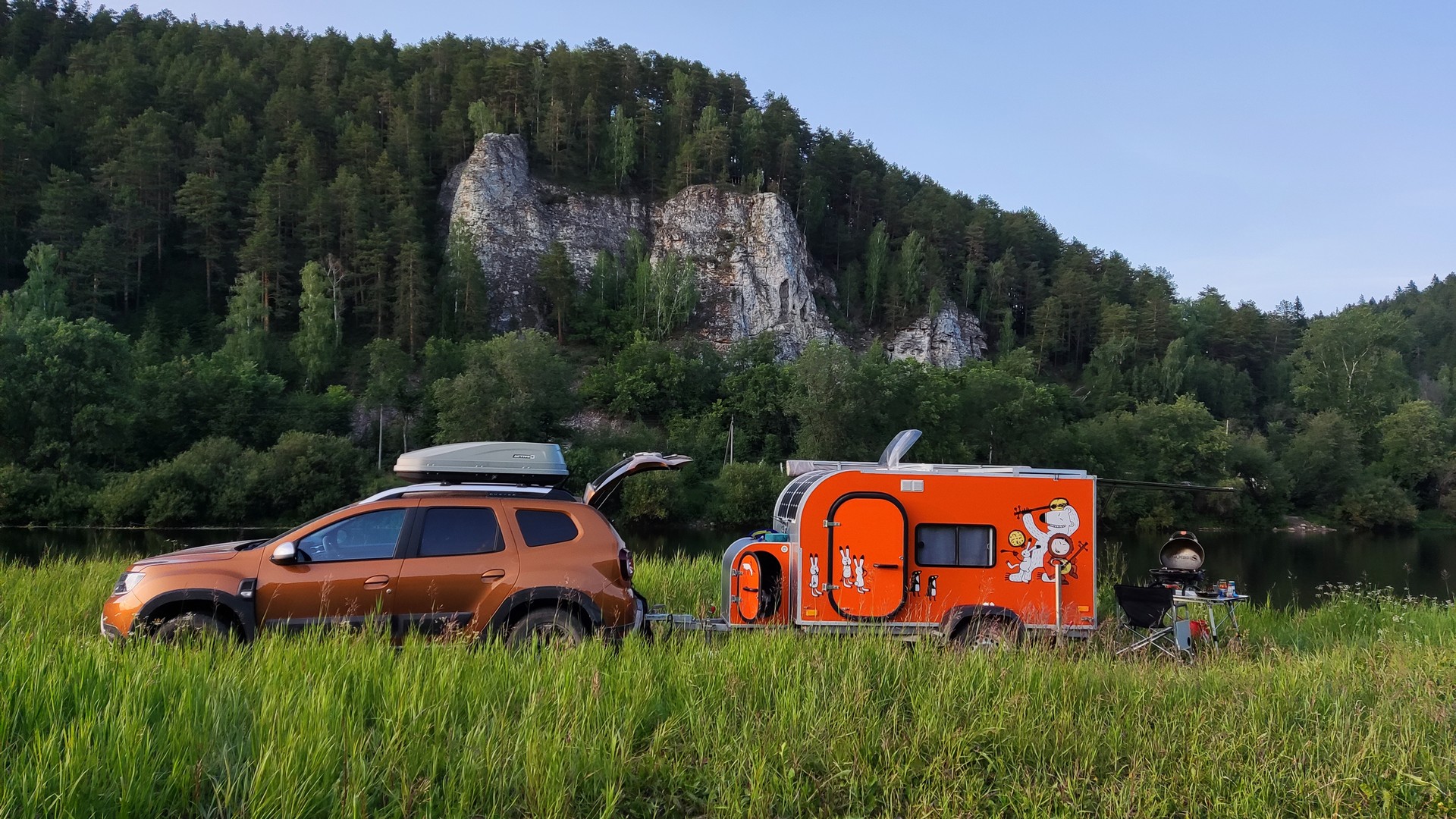 Внутренний интерьер прицепа